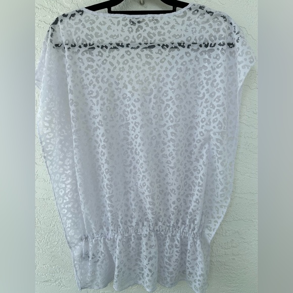 Guess Cheetah Sheer White XS Top - Picture 2 of 6
